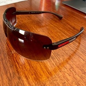 Prada Sunglasses SPS 02M - Unisex, barely worn.